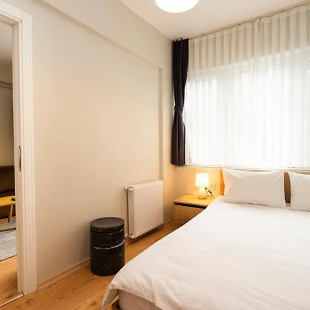 아파트 Renovated 2 Bedroom In Cihangir, Taksim *