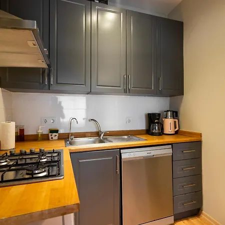 Renovated 2 Bedroom In Cihangir, Taksim * Estambul