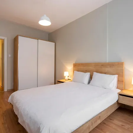 Renovated 2 Bedroom In Cihangir, Taksim